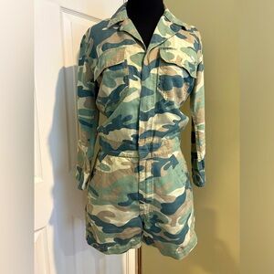 Mother Denim The Fixer Short Romper Camo print.  True to size. Worn twice.